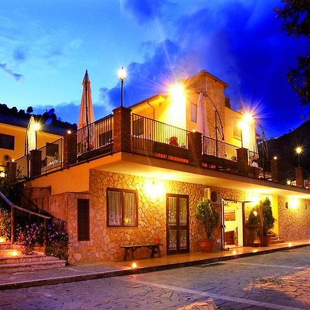 Agriturismo Villa Orchidea Ali Terme Exteriér fotografie