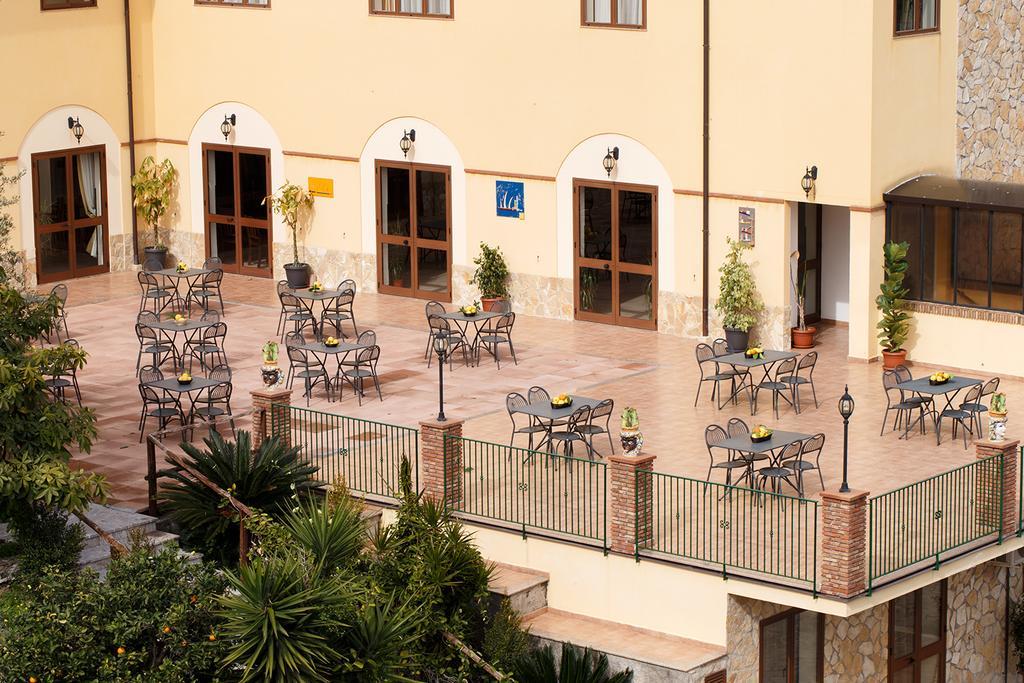 Agriturismo Villa Orchidea Ali Terme Exteriér fotografie